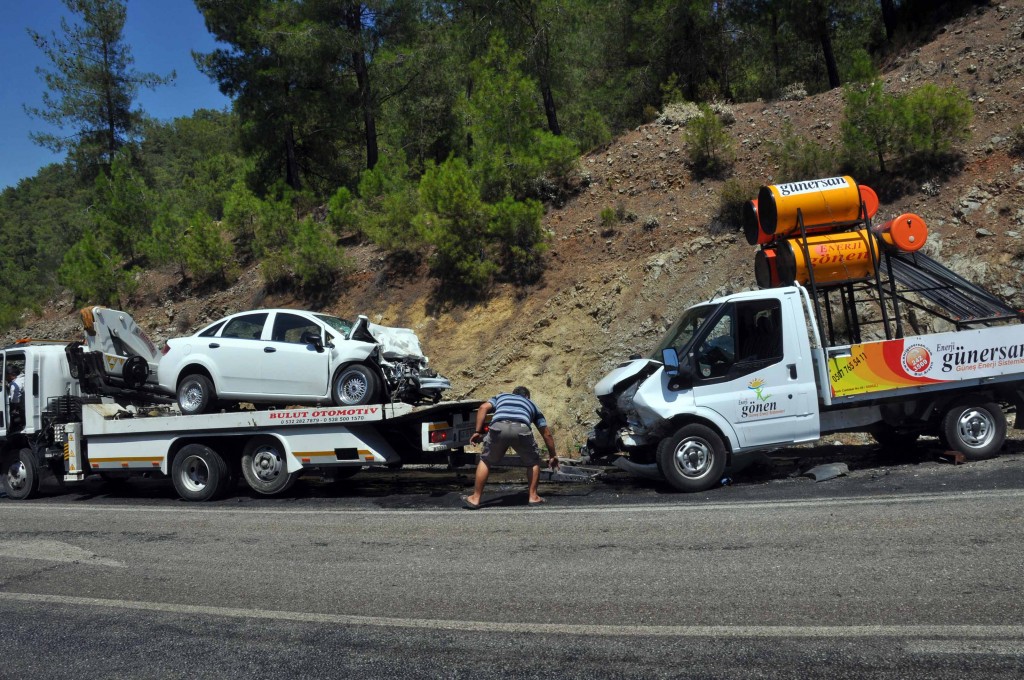 omer3 - Ortaca'da Trafik Kazası: 1 ölü 2 yaralı